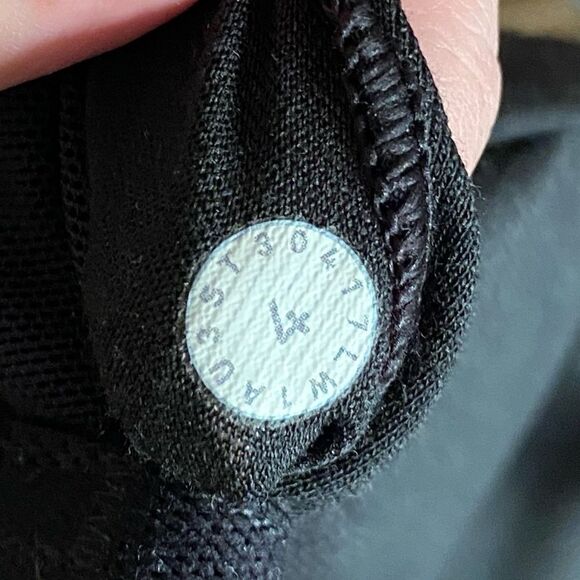 LULULEMON Power Pose Tank *Light Support For A/B Cup
Heathered Black Women’s 4 - Picture 9 of 9